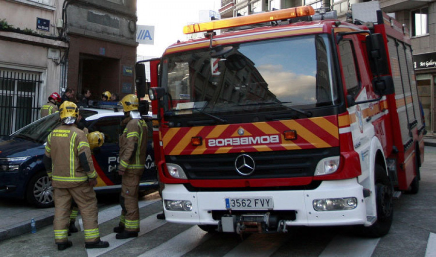 Un incendio quema por completo una casa en Abegondo, pero no hubo heridos