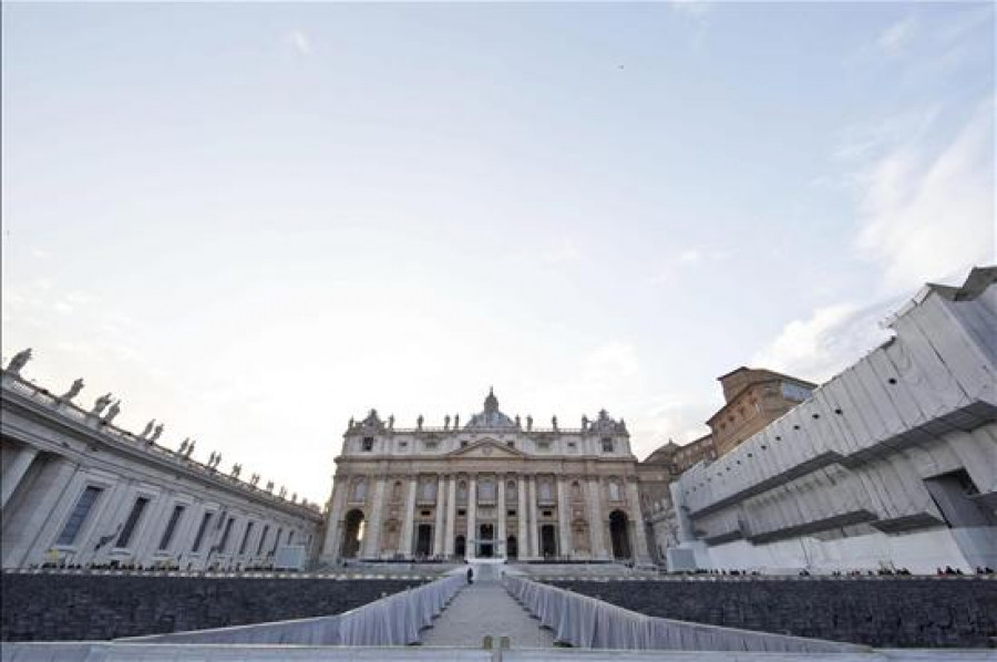 Dimite el director del banco vaticano tras el nuevo escándalo de corrupción