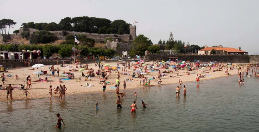 El verano ideal de los gallegos es con cerveza, playa y junto a Penélope Cruz o Mario Casas