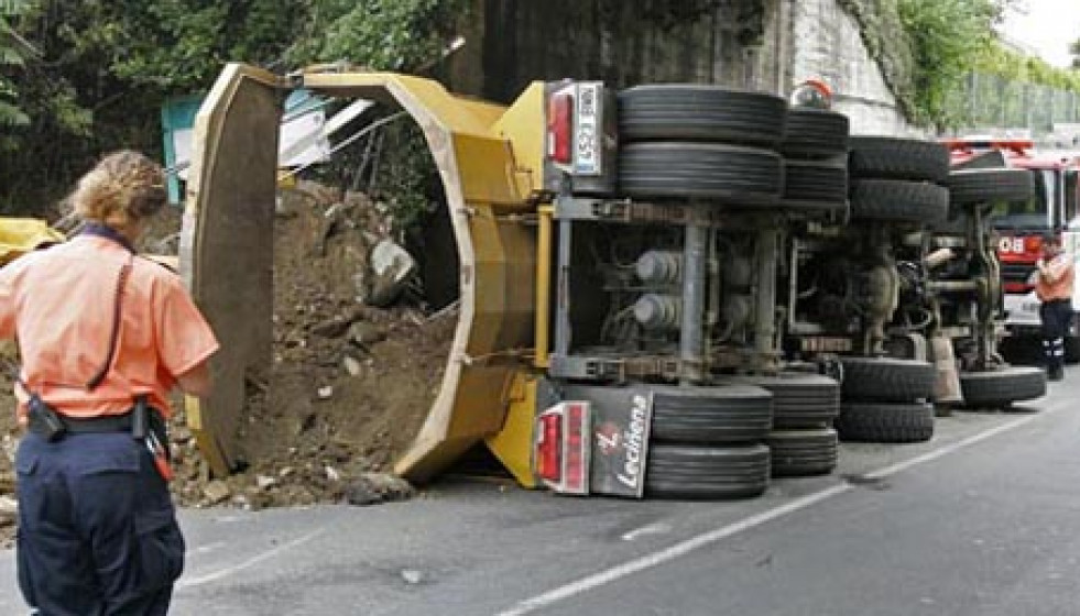 BETANZOS - Una senda peatonal a lo largo de 400 metros incrementará la seguridad vial en Viladesuso