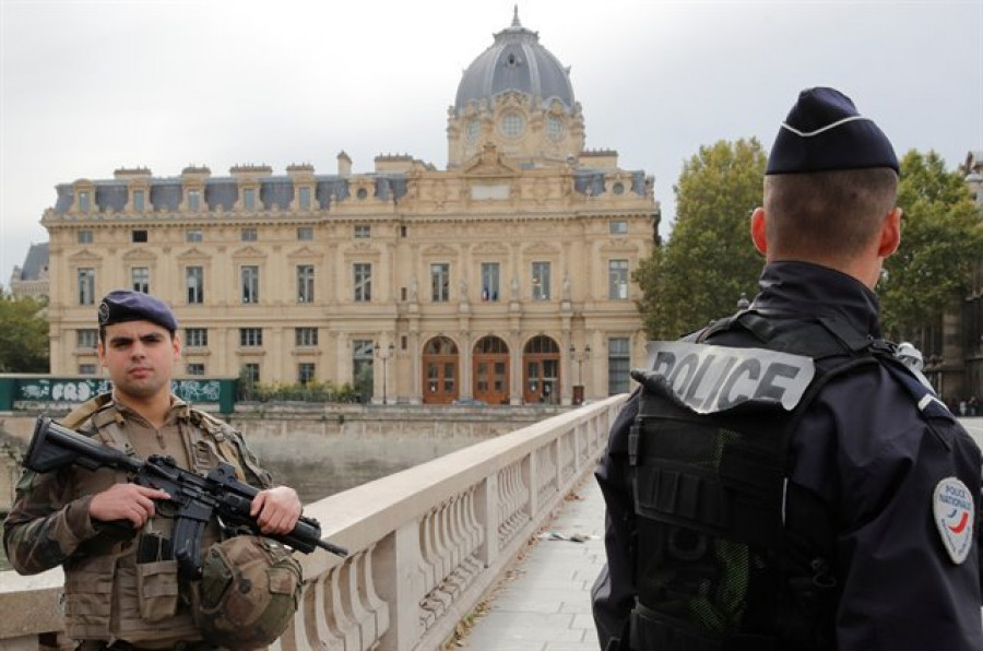 Ataque comisaría París: aumentan los muertos por arma blanca