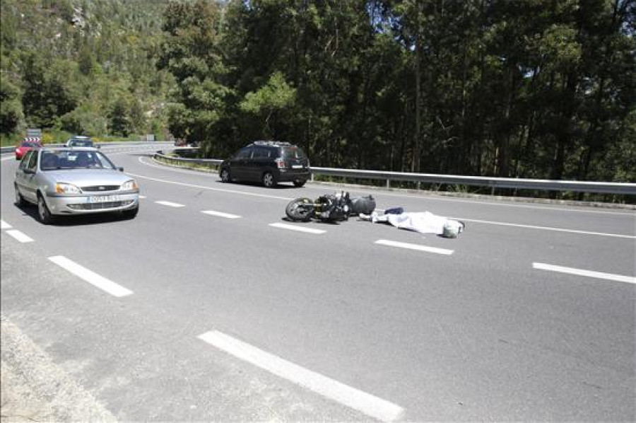 Fallece un motorista tras chocar contra un automóvil en Tui