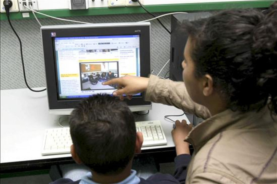 La Agencia de Protección de Datos pide un DNI con certificado para que los menores no accedan a la red