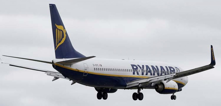Ryanair deja atrapados en Lanzarote a decenas de pasajeros gallegos que volaban a Santiago