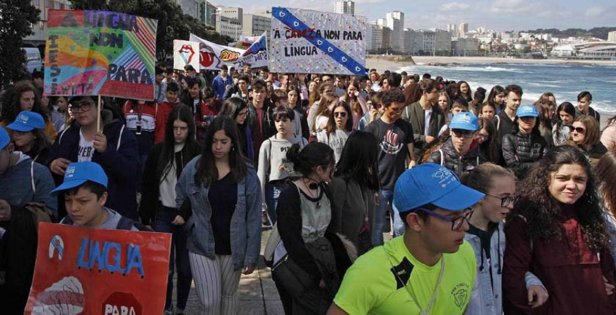 Máis de 2.500 estudantes defenden o galego nunha nova edición da carreira Correlingua