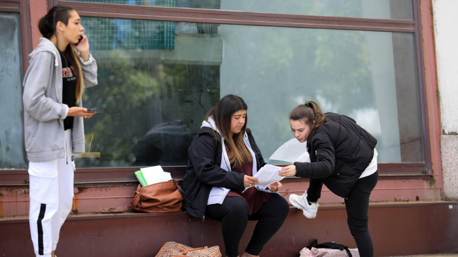 Protestas en Selectividad por las condiciones del examen de Arte y la dificultad en Matemáticas