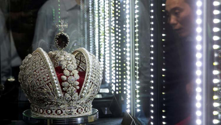 la reproducción de la corona imperial rusa llega a israel