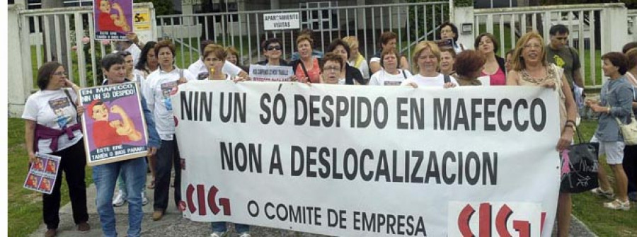 Las empleadas de Mafecco se vuelven a manifestar delante de la fábrica por el ERE que afecta a 42 de ellas