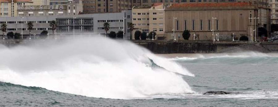 La alerta naranja en el mar permanecerá activa hasta última hora de la tarde