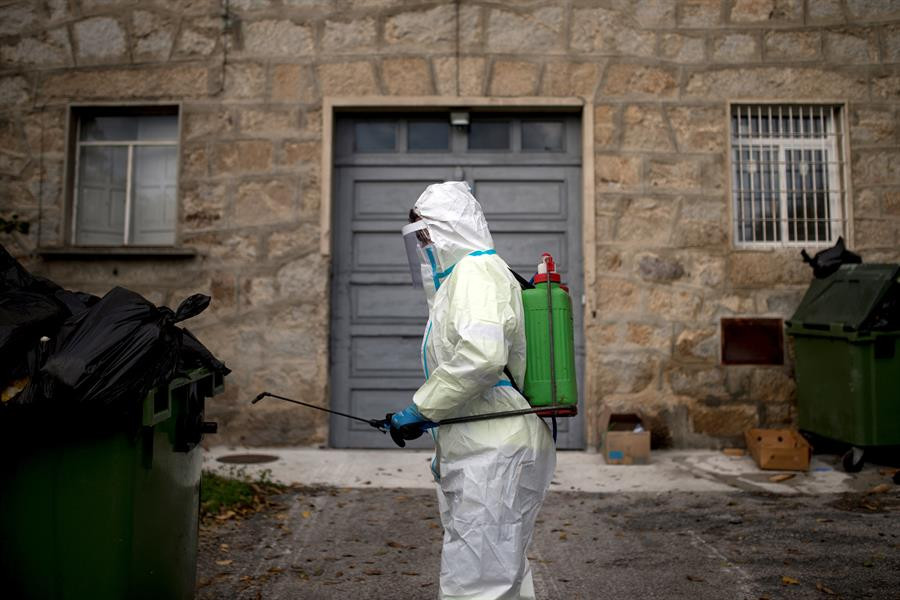 Sanidade asegura que el confinamiento perimetral en Galicia "está en la batería de medidas" que baraja el comité