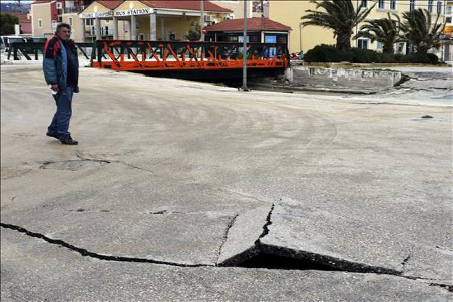 Cefalonia vive con pánico tras sufrir cientos de réplicas del grave terremoto