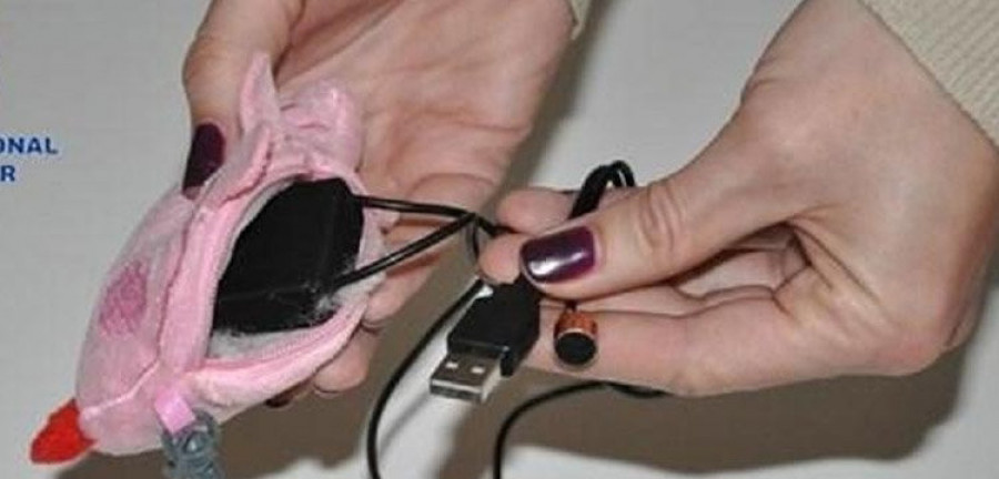 Detenida por poner un micro en un peluche de su hija para grabar a su expareja