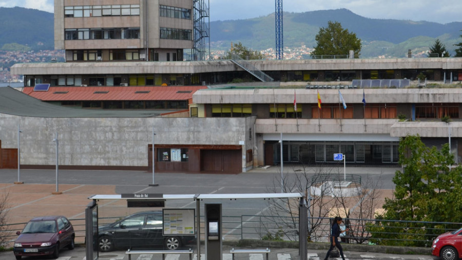 Hallan muerto a un sintecho en un campamento cercano a la casa consistorial de Vigo