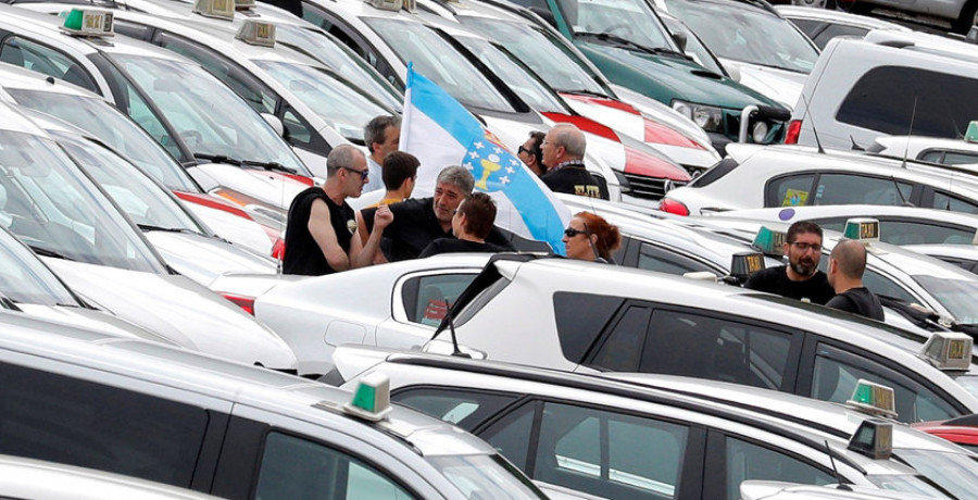 Uber deja "tocado" al sector del taxi coruñés