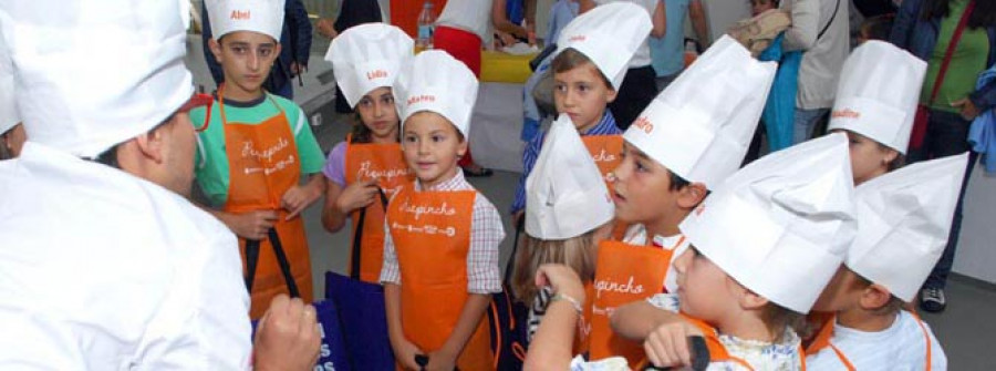 Sesenta niños participan en los cursos de cocina Pequepincho