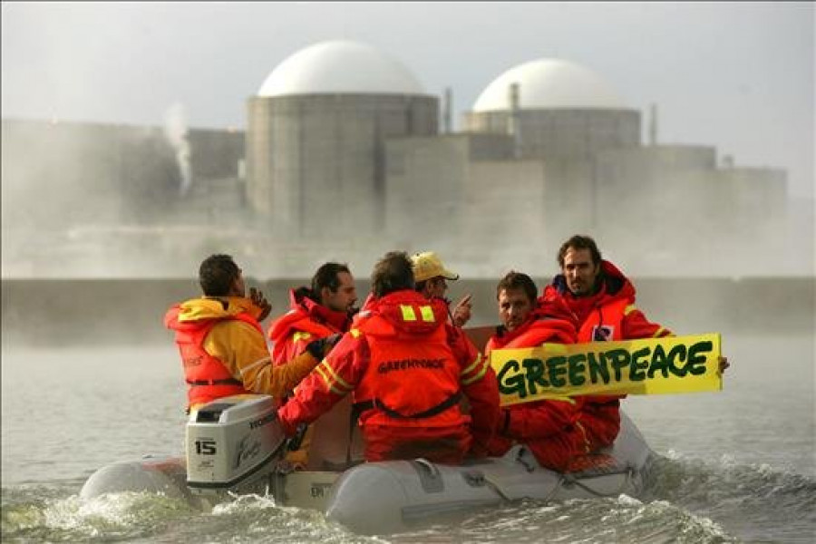 Un informe de Greenpeace suspende la seguridad de la central de Almaraz