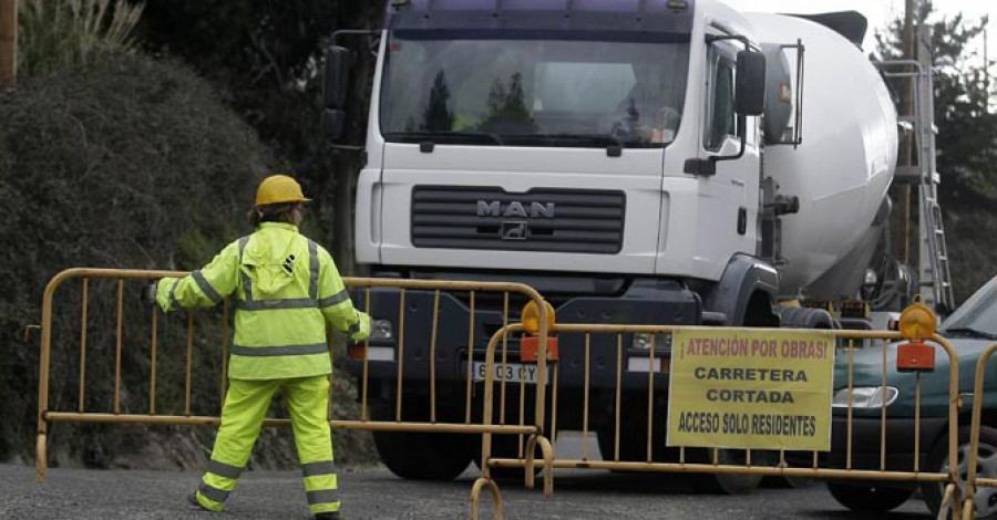 Cierran la carretera de As Rañas por los trabajos en el enlace de la Tercera Ronda