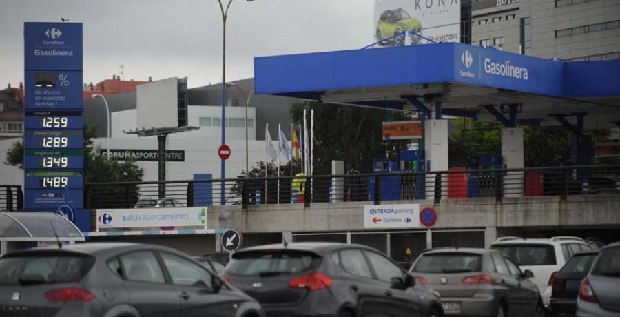El TSXG confirma la ilegalidad de la gasolinera del parking de Carrefour