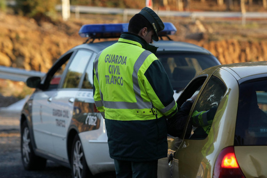 Sin permiso de conducir por circular a más de 240 Km/h