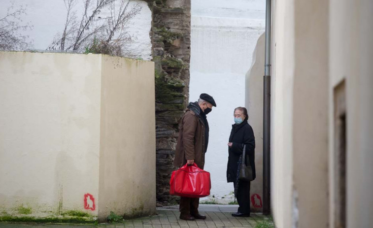 Caen los contagios de covid en casi toda Galicia, con repuntes en Vigo y Ferrol