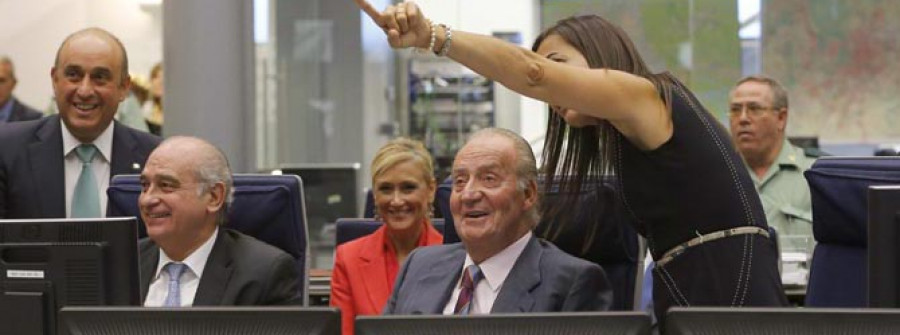 El rey abronca a su chófer durante una visita al centro  de gestión de tráfico de la DGT