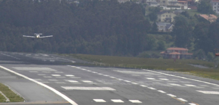 La niebla provoca al menos tres nuevos desvíos de vuelos y pasajeros en Alvedro