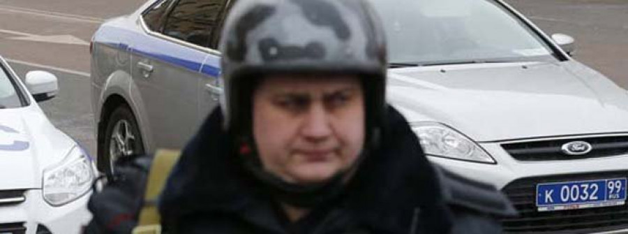 Detienen a una mujer en Moscú que llevaba en las manos la cabeza decapitada de una niña