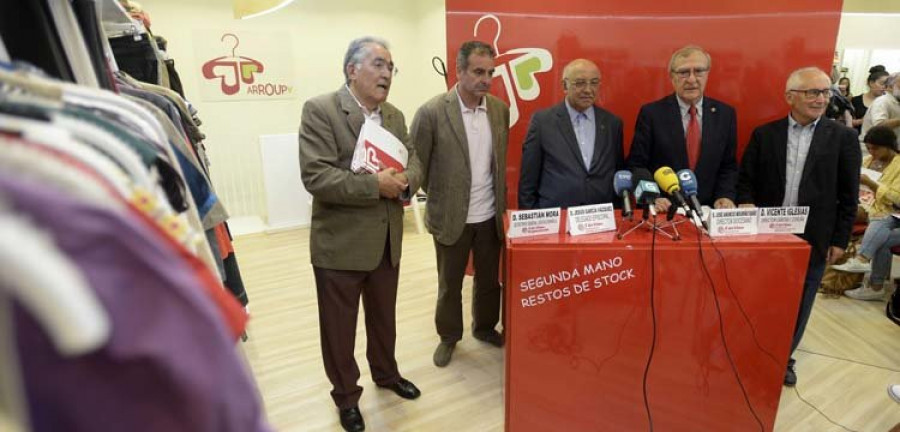 Cáritas Diocesana inaugura la primera tienda de entrega social de Galicia