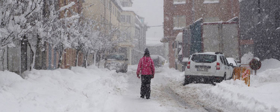 El temporal de frío y nieve provoca decenas de incidencias en toda Galicia