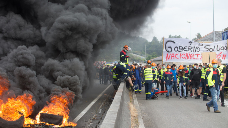 Más de 1.500 personas protestan contra los despidos en Alcoa
