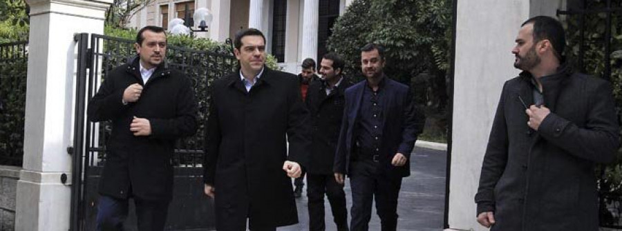 Grecia retrasa la solicitud al Eurogrupo entre las advertencias de la Comisión Europea y Berlín