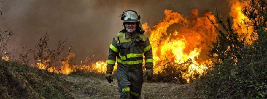 Activo un fuego en Vilamarín y extinguido otro en Cualedro