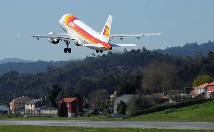 Hacienda anuncia nuevos impuestos al transporte aéreo y a los envases de plástico de un solo uso