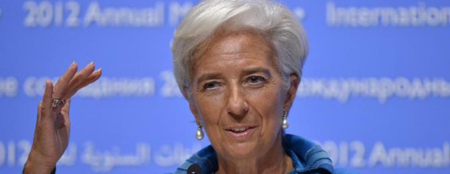 Lagarde dice que es esencial dar tiempo a la consolidación fiscal