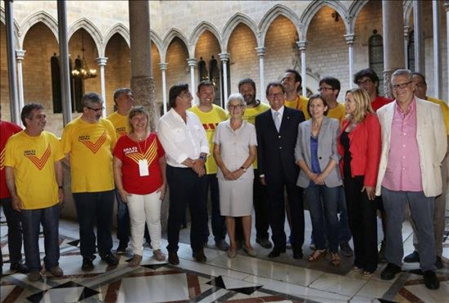 El Gobierno sigue firme en impedir la consulta aunque respeta los actos de la Diada