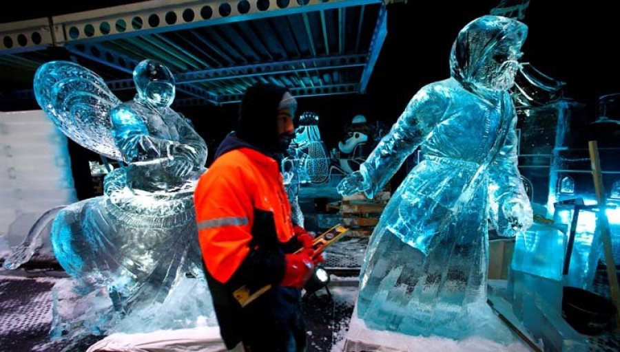 la creatividad de los escultores de hielo aflora un año más en mainz