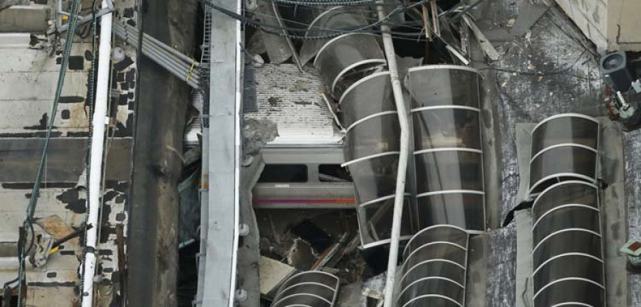 Una persona muere y más de cien resultan heridas al descarrilar 
un tren en una estación de EEUU