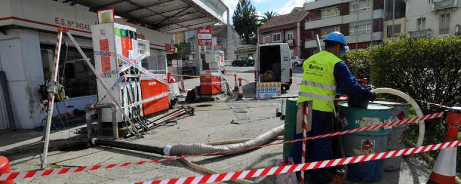 Oleiros recibe la autorización judicial para finalizar el derribo de la gasolinera de Santa Cruz