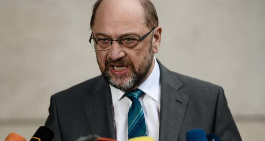 Merkel y Schulz apuran las negociaciones para acabar 
la semana con un acuerdo