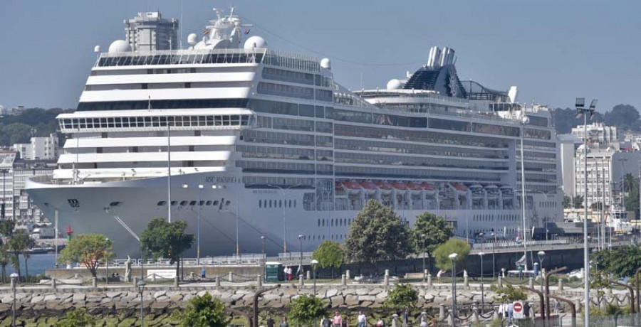El transatlántico “MSC Magnifica” atracó en A Coruña
