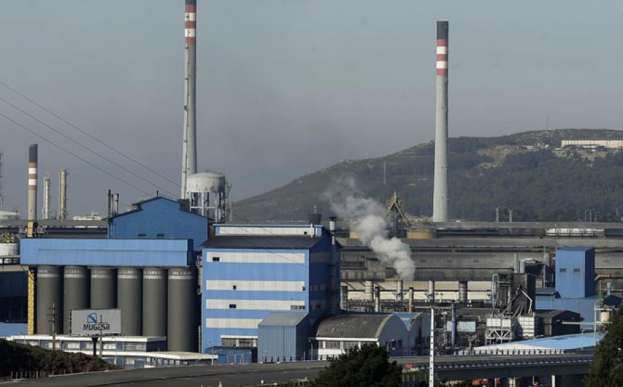 A Coruña muestra "su total rechazo" al "cierre total o parcial" de Alcoa