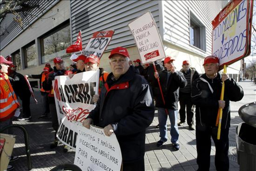 200 Trabajadores de Coca-Cola Fuenlabrada reciben cartas de despedido forzoso