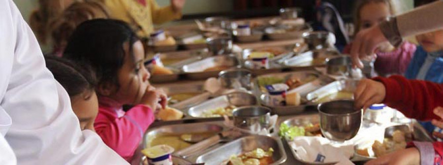 El 15% de los niños españoles sólo desayuna agua, leche o zumo, y uno de cada cinco lo acompañan de bollería