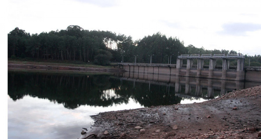 La sequía obliga a restringir el riego de parques y el baldeo con agua a partir del lunes