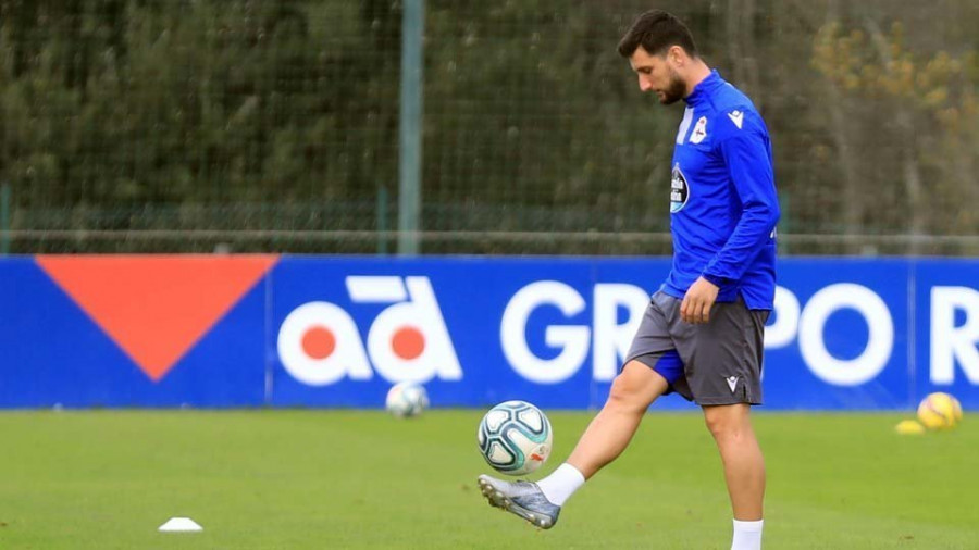 Borja Valle empieza la semana con el grupo y Uche Agbo, con los titulares