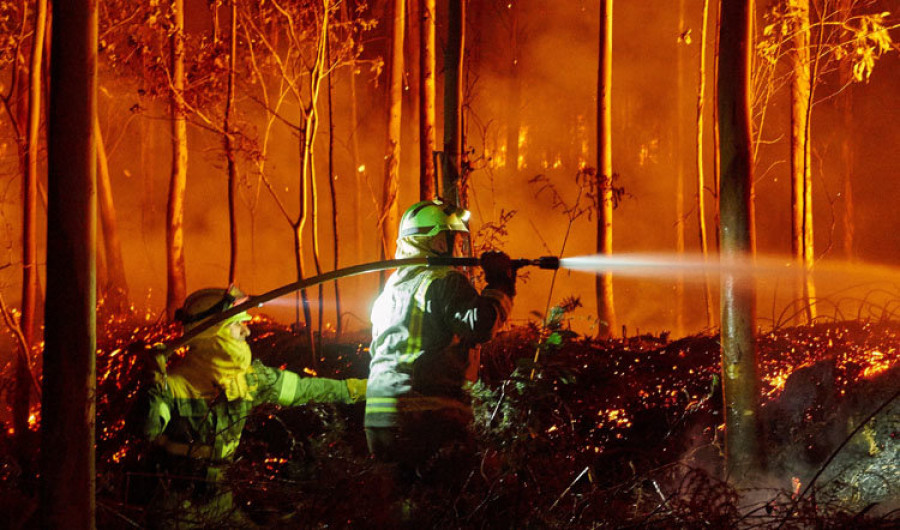 Activos varios incendios en Galicia que ya arrasan más de 210 hectáreas