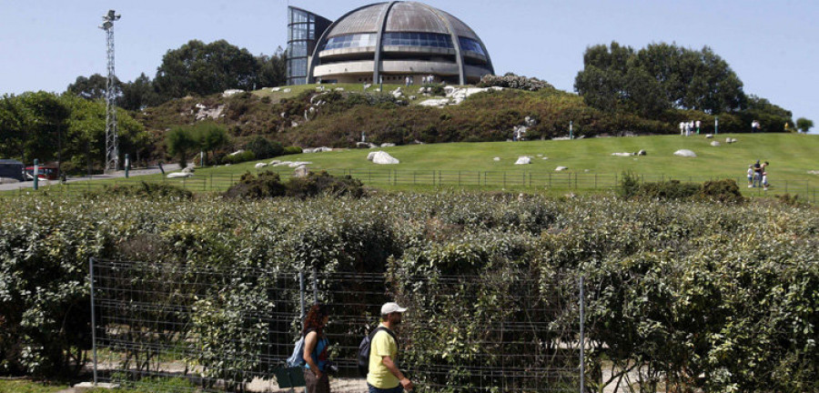 El abandono de la cúpula y del laberinto afean el estado del Monte de San Pedro