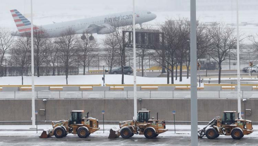 La costa este de estados unidos se prepara para una tormenta de nieve