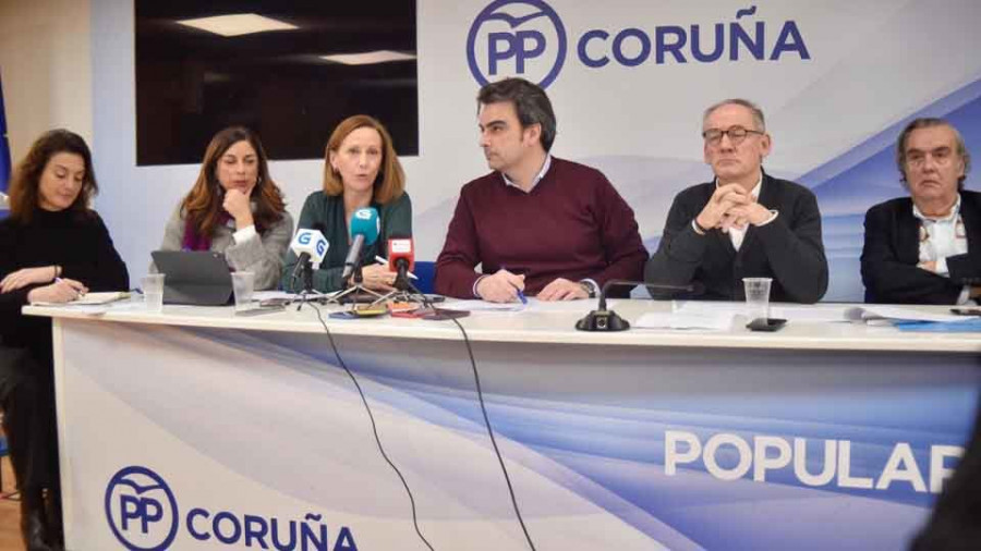 El presidente de la comisión de Deportes alerta de que la piscina de O Castrillón no estará lista hasta 2021