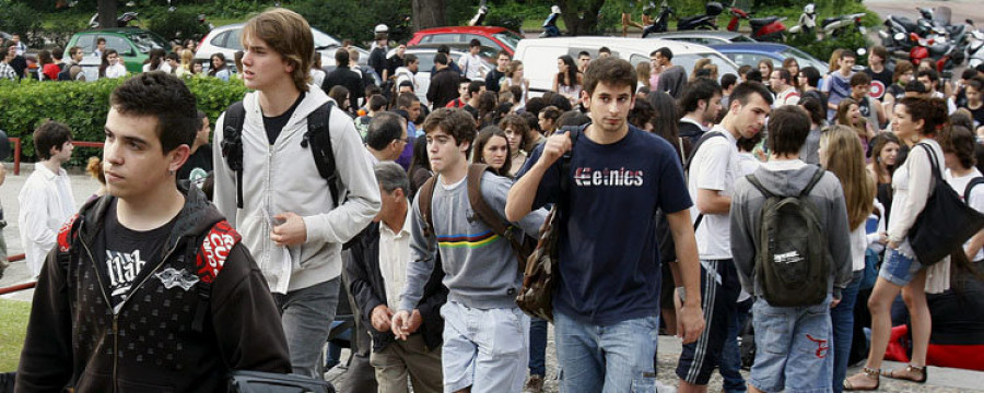 El 63% de los estudiantes piensa en retrasar sus estudios en la universidad por el elevado coste